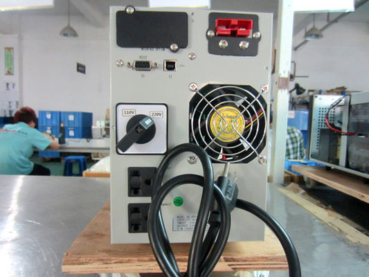 3kVA ράφι Mountable σε απευθείας σύνδεση παράγοντας δύναμης εναλλασσόμενου ρεύματος 0,9 UPS 110V/220V